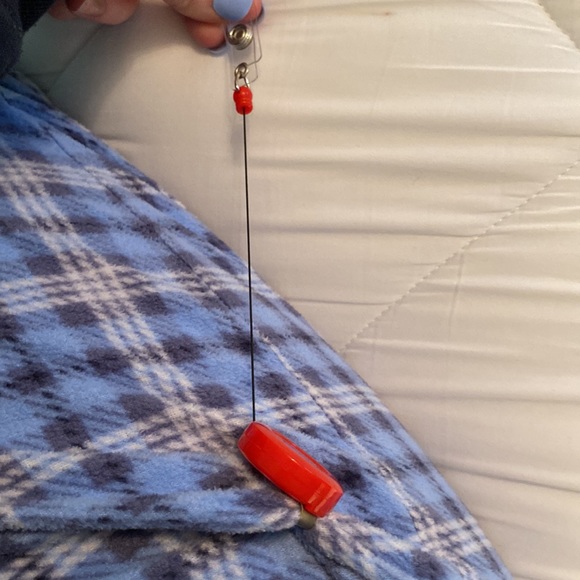 Plain ID clip with extendible reach - Picture 2 of 2